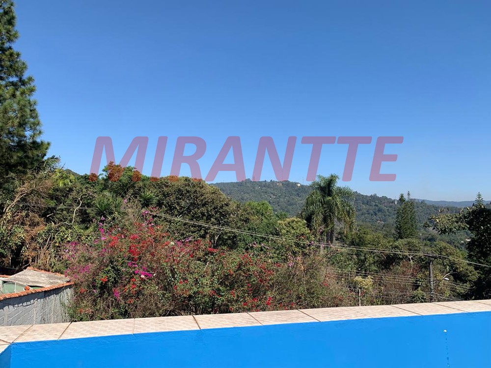 Sobrado de 215m² com 4 quartos em Serra Da Cantareira