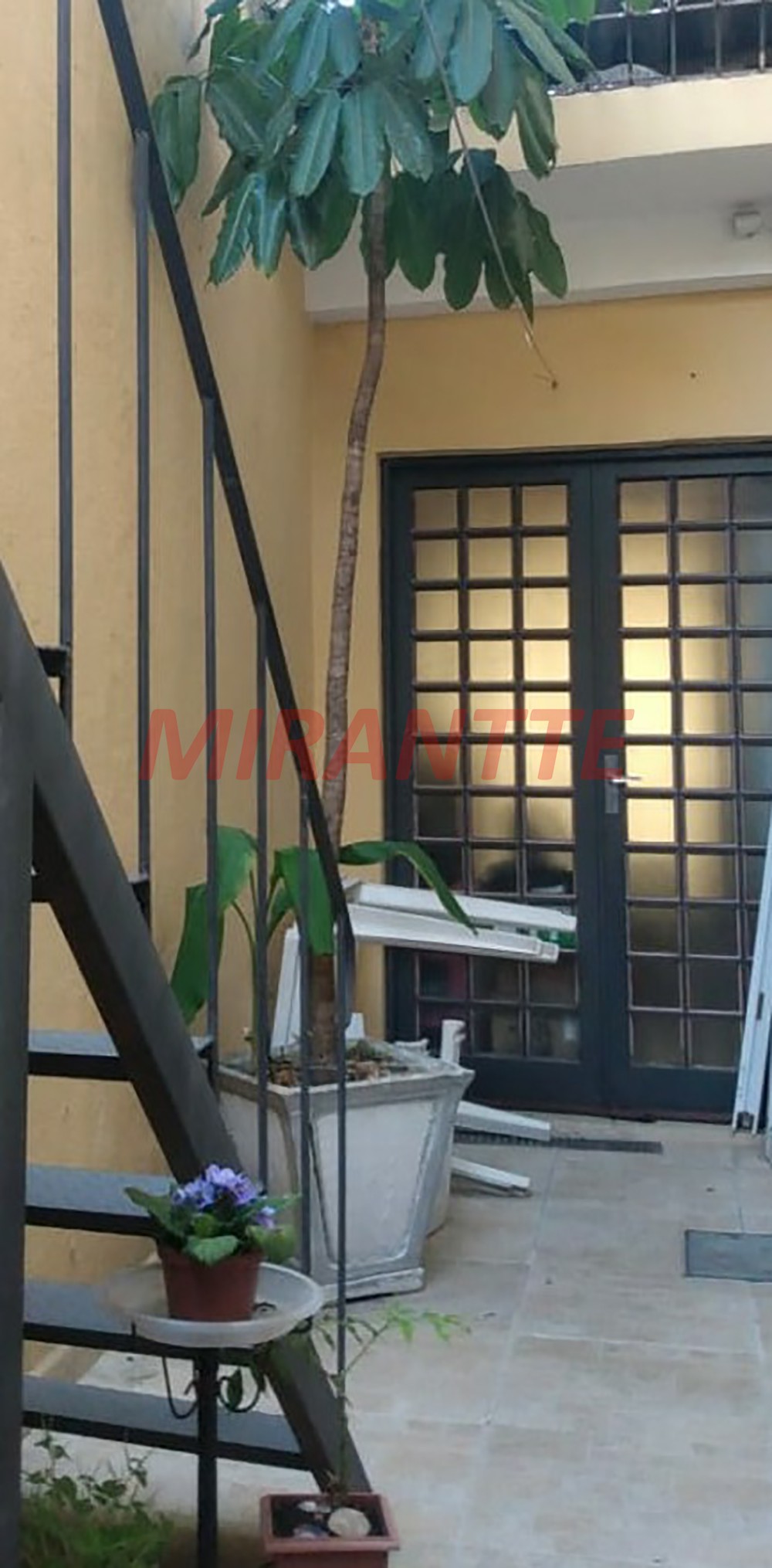 Sobrado de 92m² com 2 quartos em Taipas