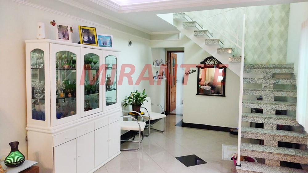 Sobrado de 200m² com 3 quartos em Vila Nivi
