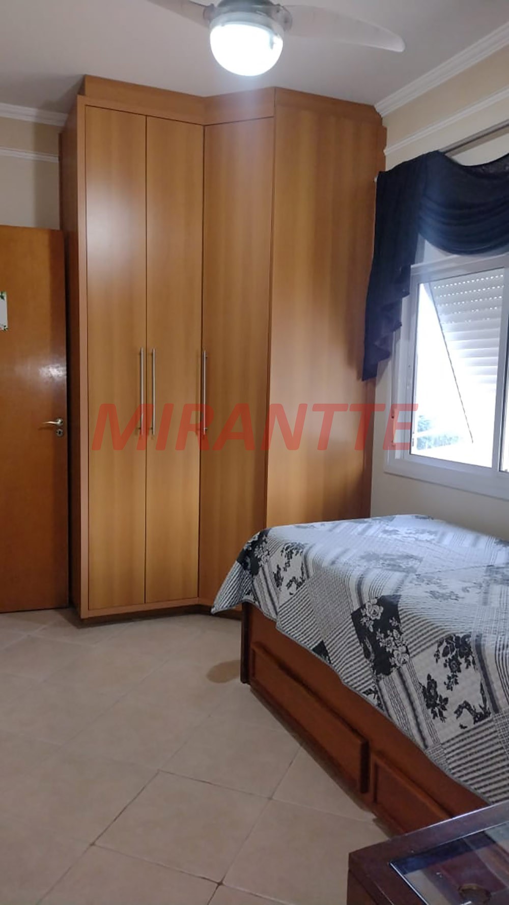 Sobrado de 200m² com 3 quartos em Vila Nivi