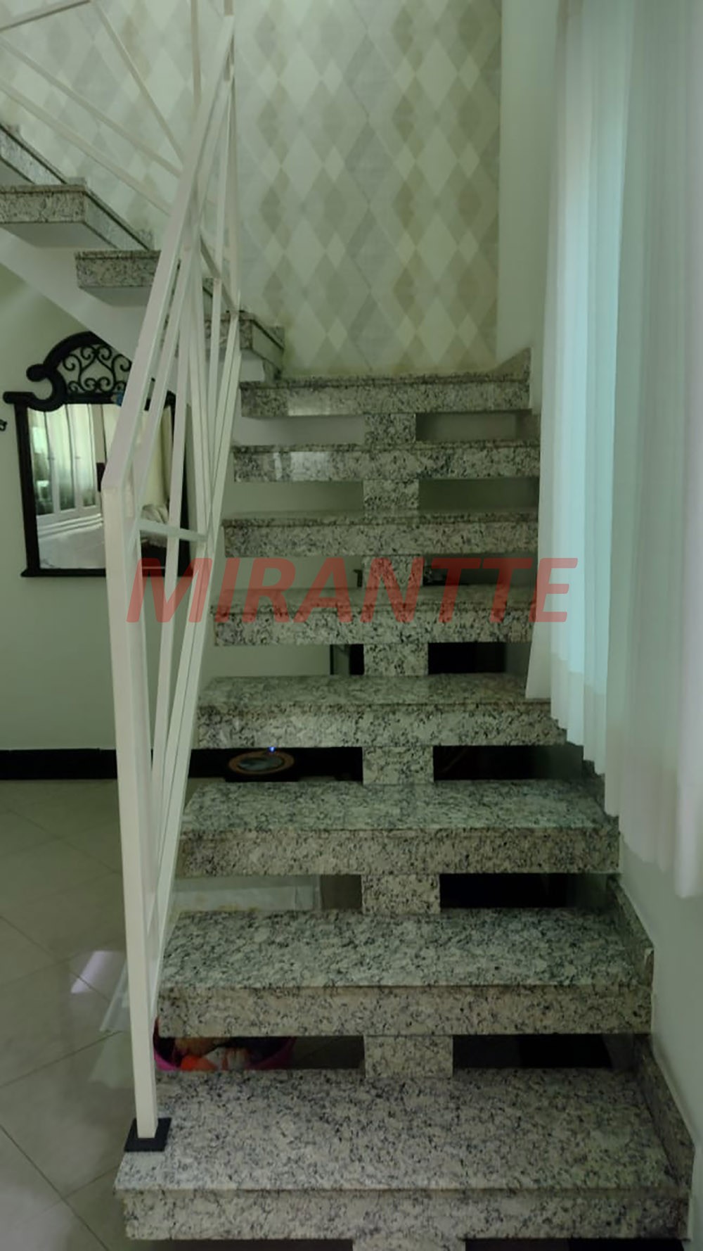 Sobrado de 200m² com 3 quartos em Vila Nivi