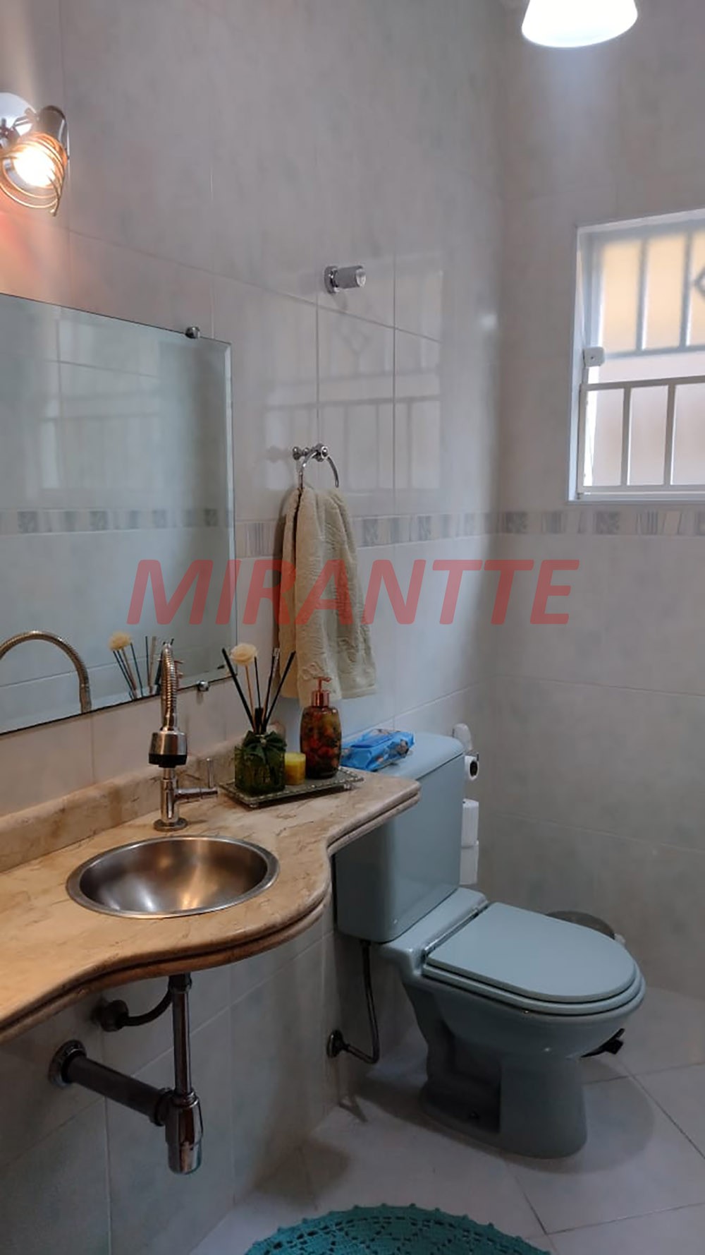 Sobrado de 200m² com 3 quartos em Vila Nivi