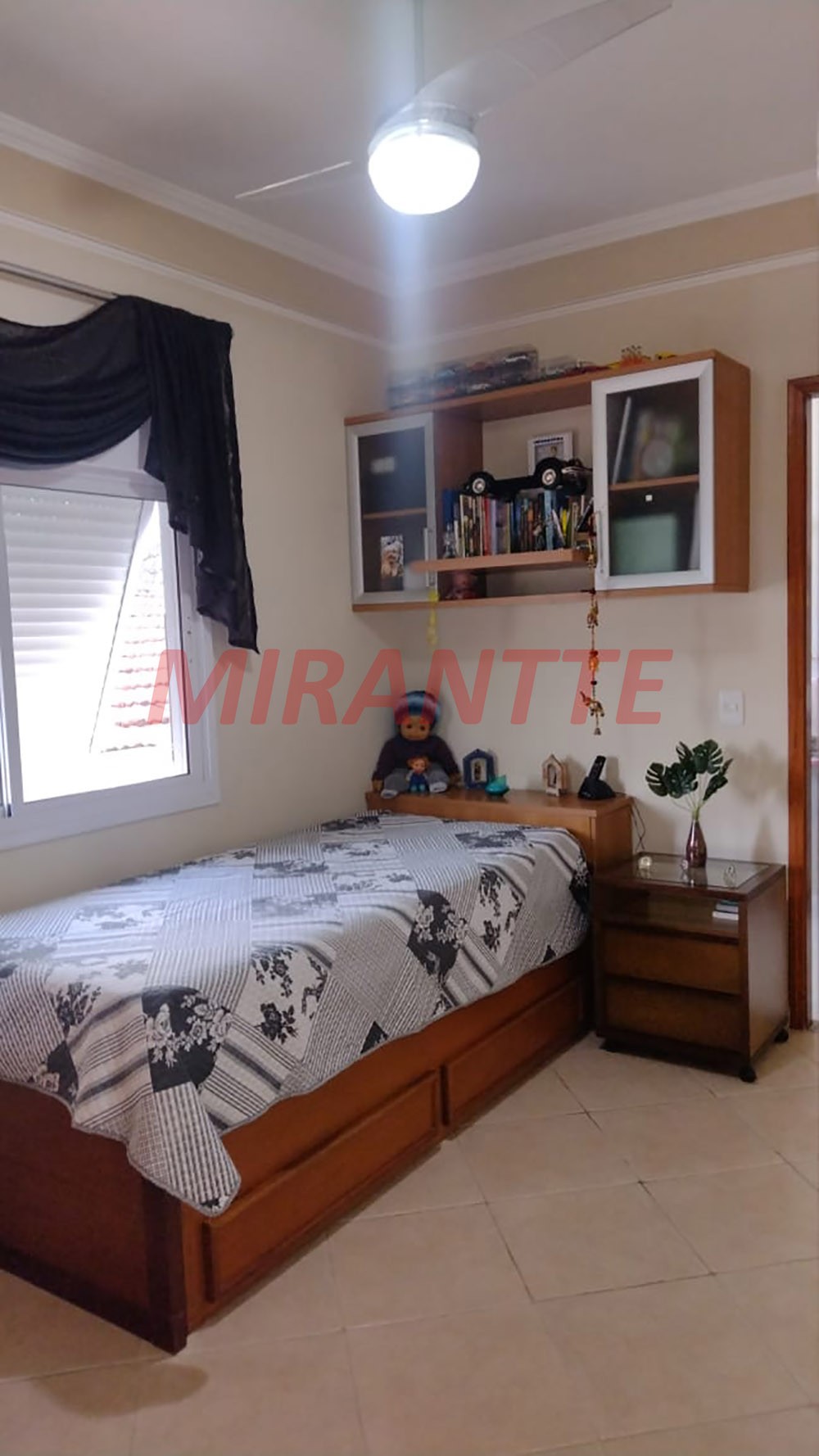 Sobrado de 200m² com 3 quartos em Vila Nivi