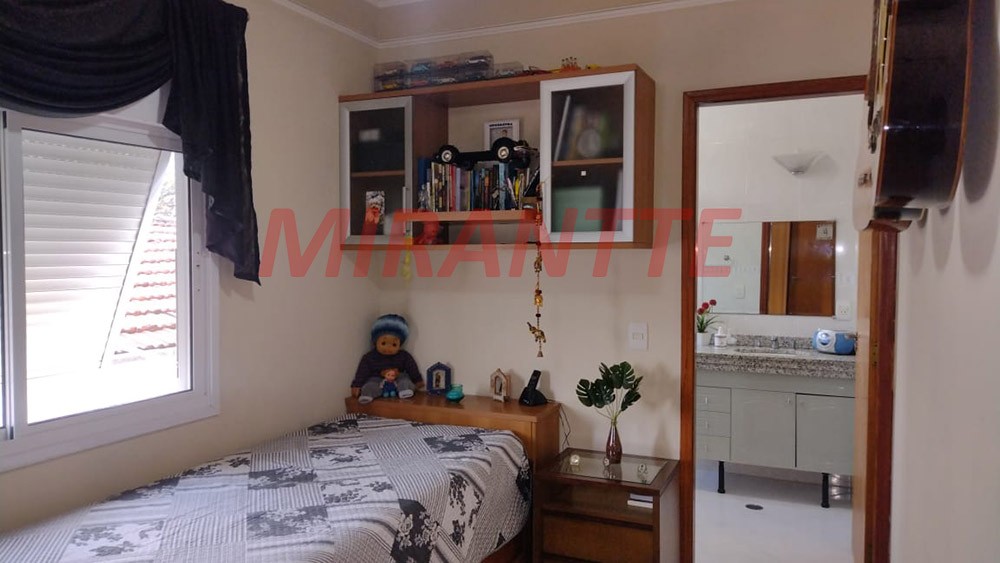 Sobrado de 200m² com 3 quartos em Vila Nivi