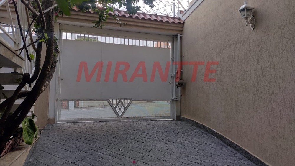 Sobrado de 200m² com 3 quartos em Vila Nivi