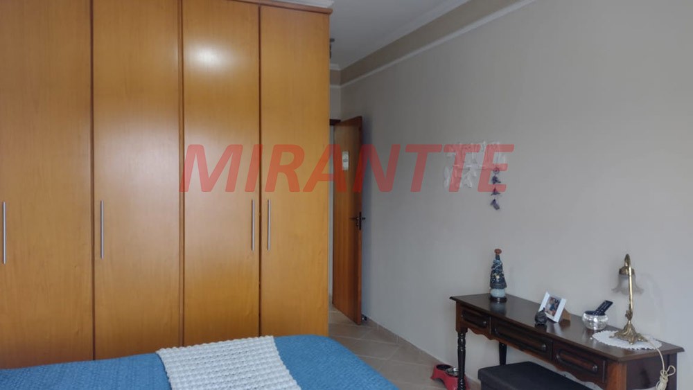 Sobrado de 200m² com 3 quartos em Vila Nivi