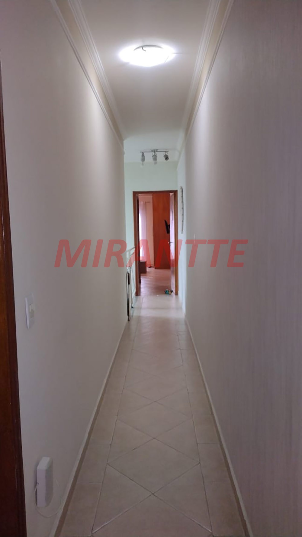 Sobrado de 200m² com 3 quartos em Vila Nivi