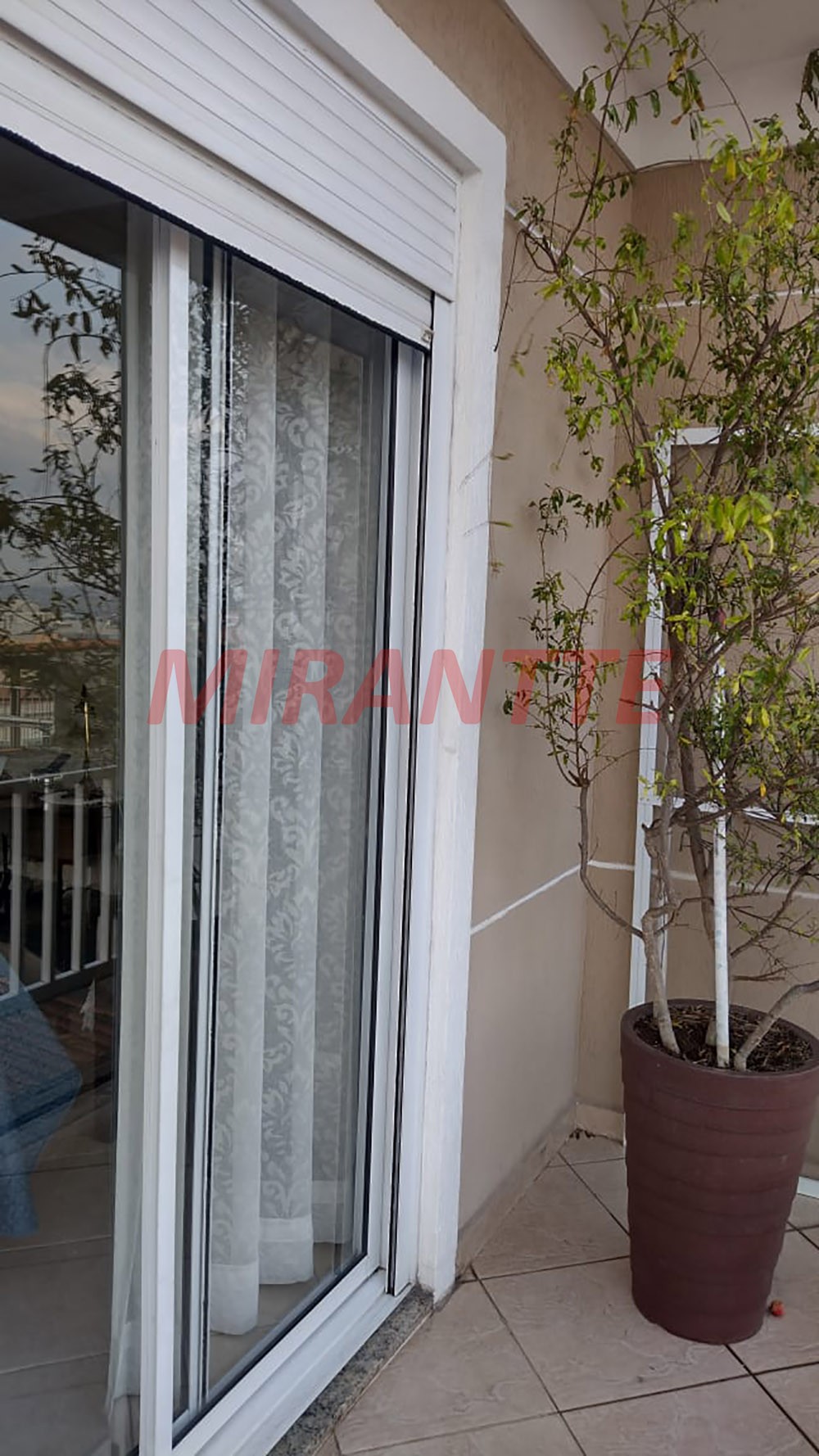 Sobrado de 200m² com 3 quartos em Vila Nivi