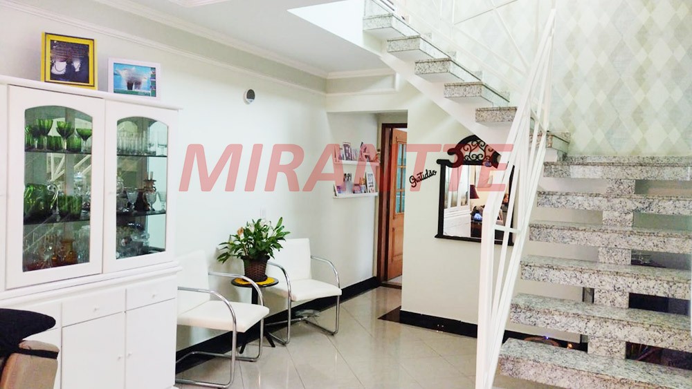 Sobrado de 200m² com 3 quartos em Vila Nivi