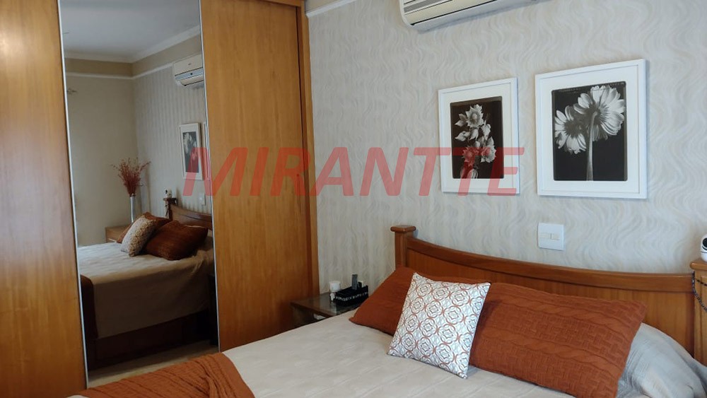 Sobrado de 200m² com 3 quartos em Vila Nivi