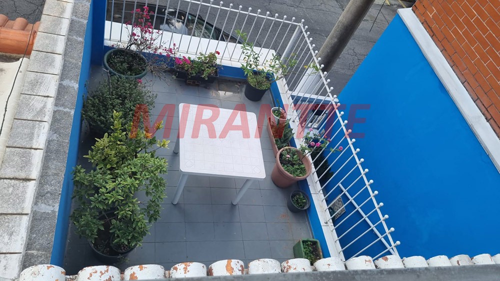 Sobrado de 137m² com 3 quartos em Água Fria
