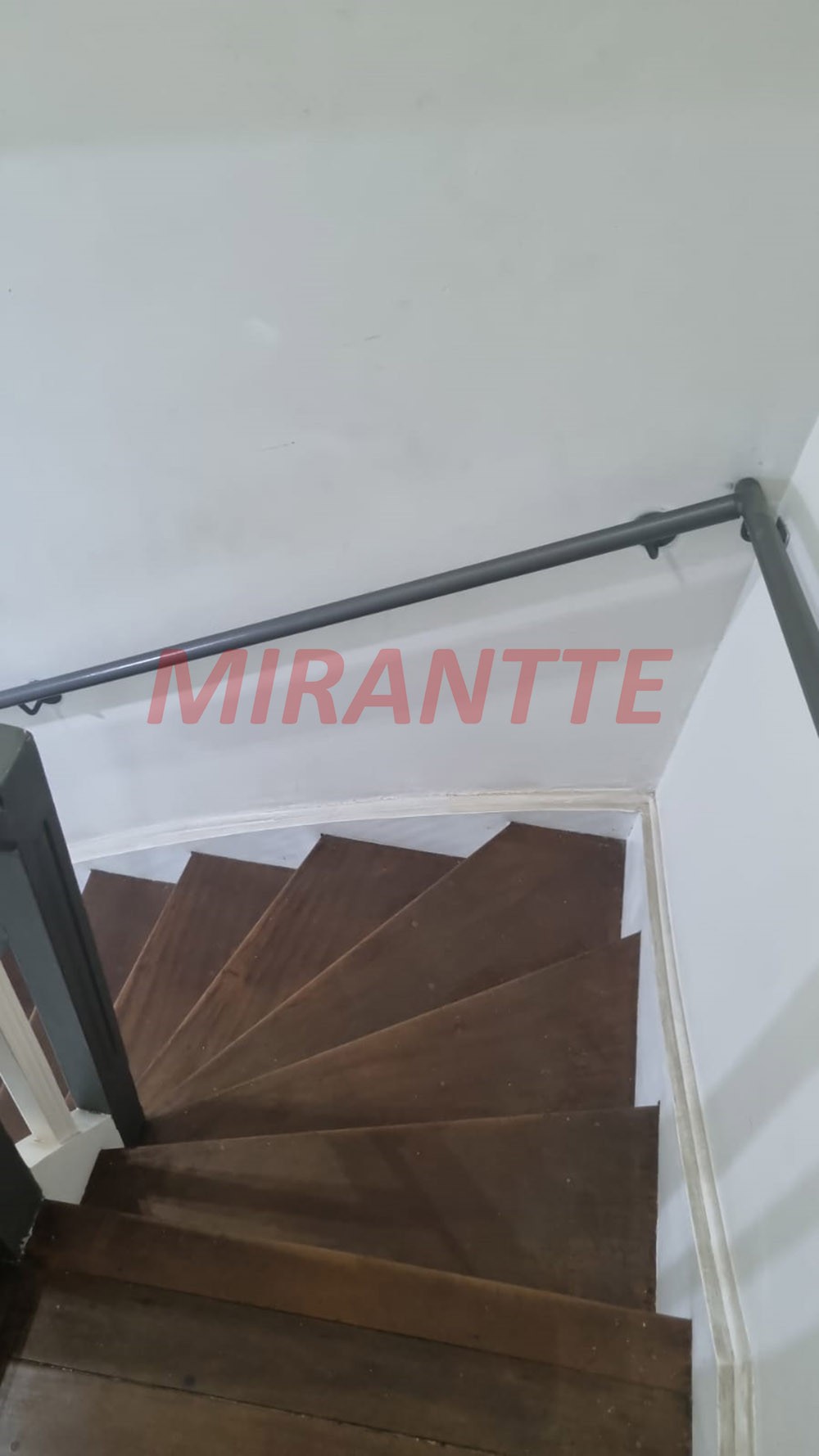 Sobrado de 137m² com 3 quartos em Água Fria