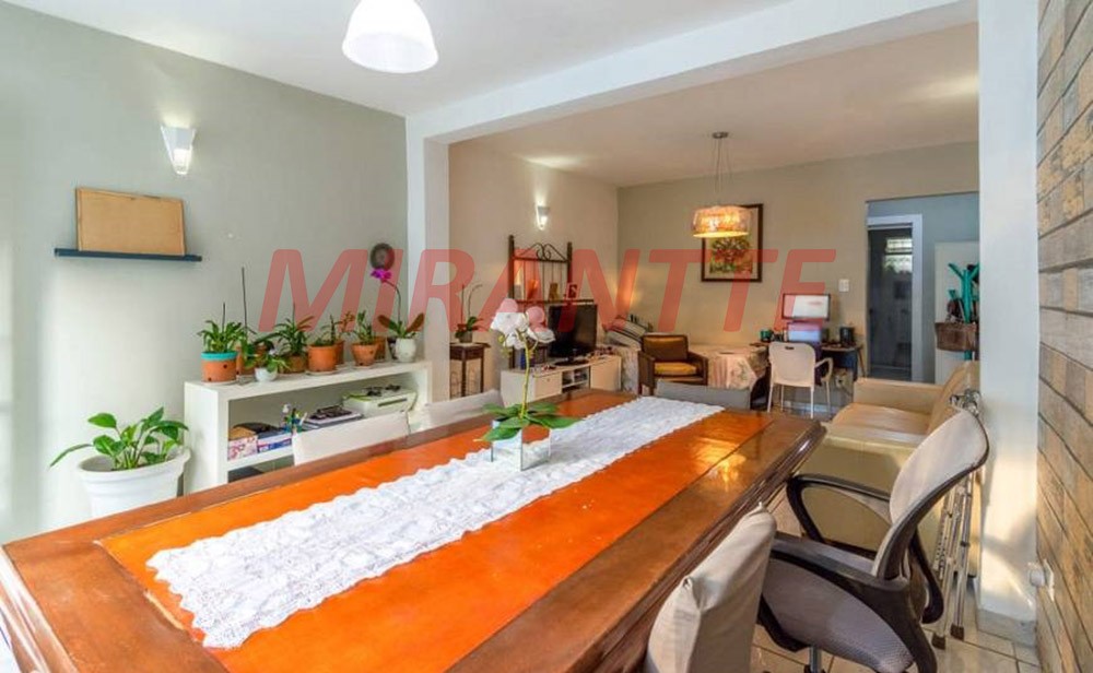 Sobrado de 137m² com 3 quartos em Água Fria