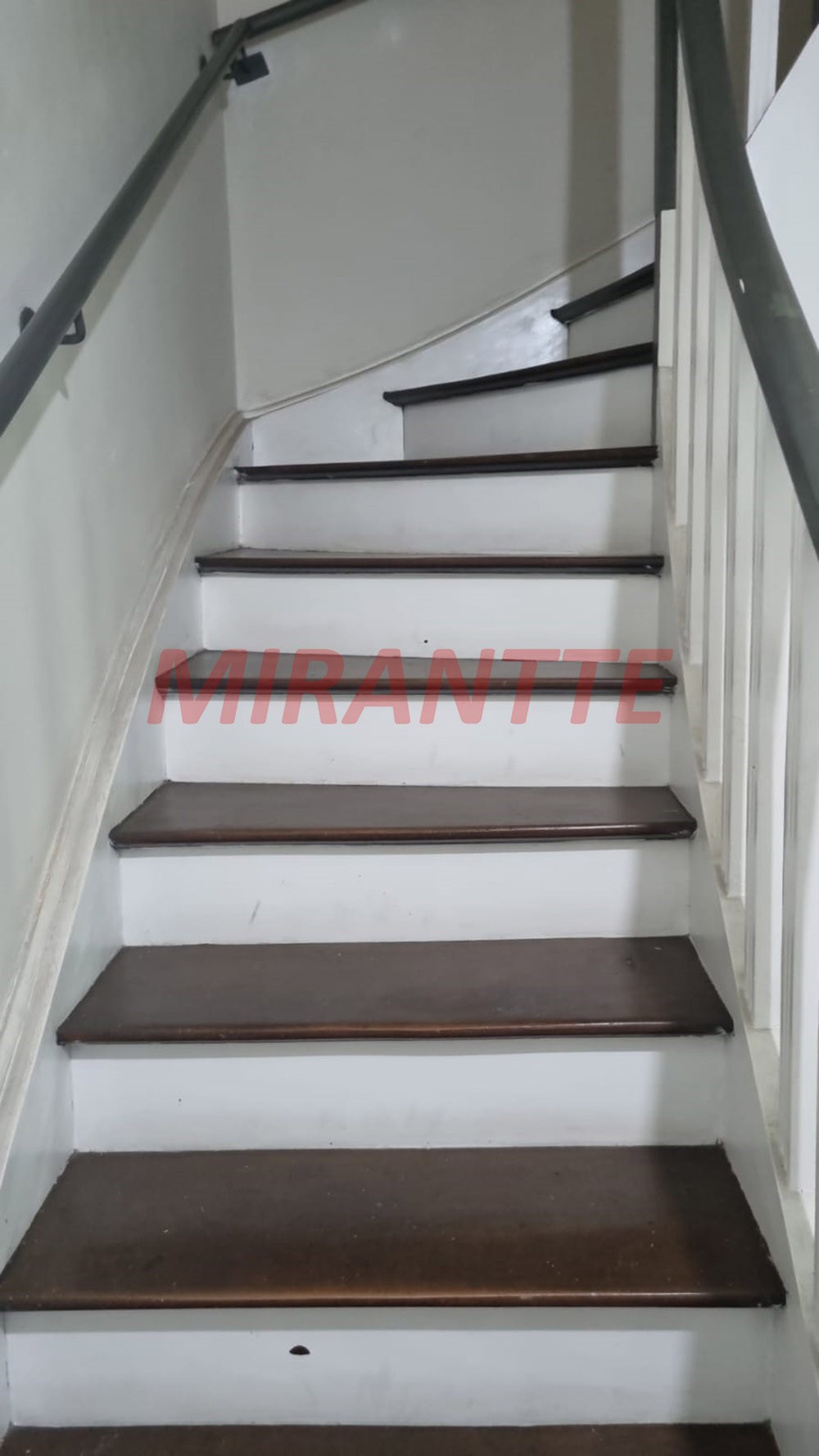 Sobrado de 137m² com 3 quartos em Água Fria