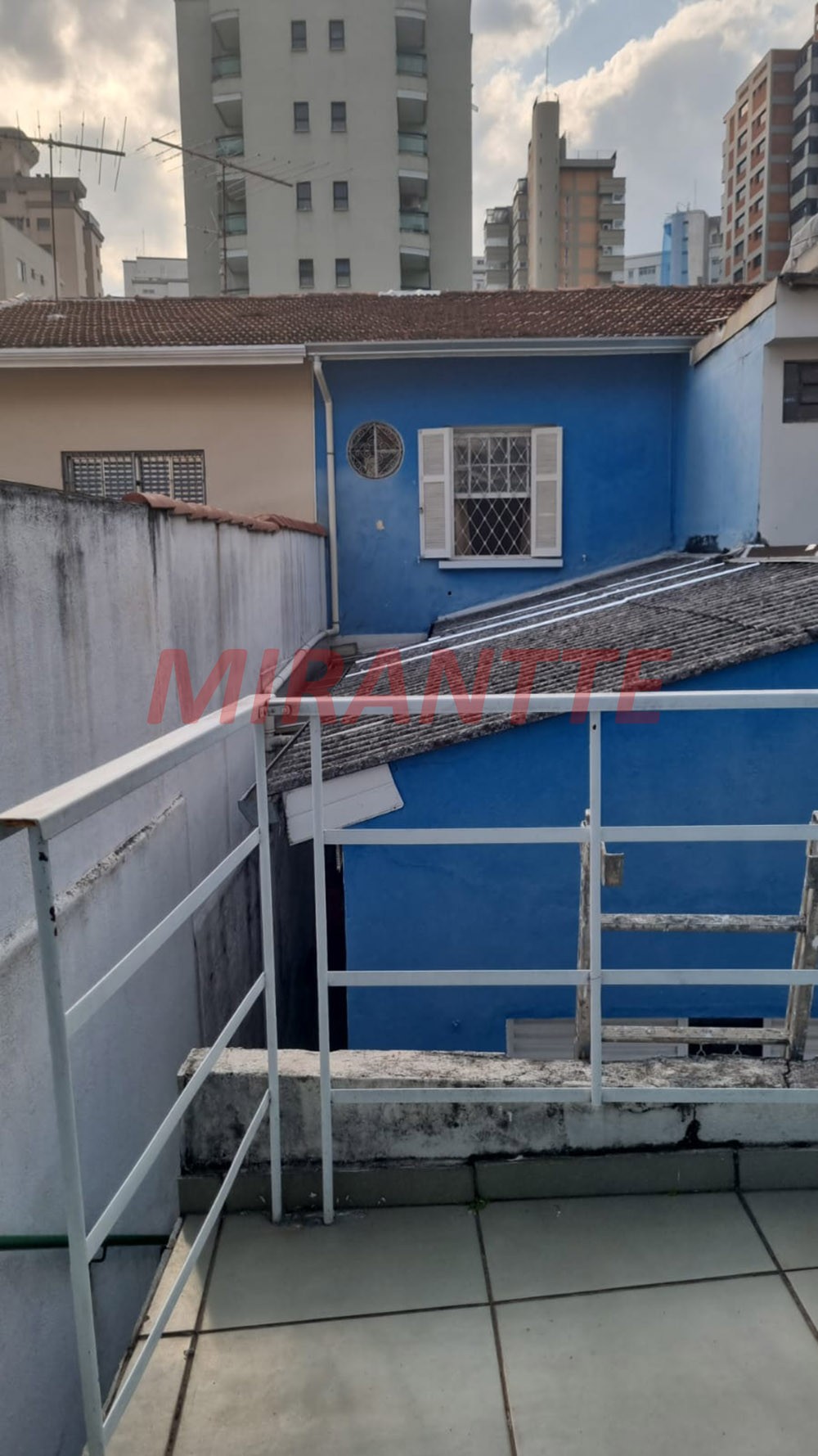 Sobrado de 137m² com 3 quartos em Água Fria