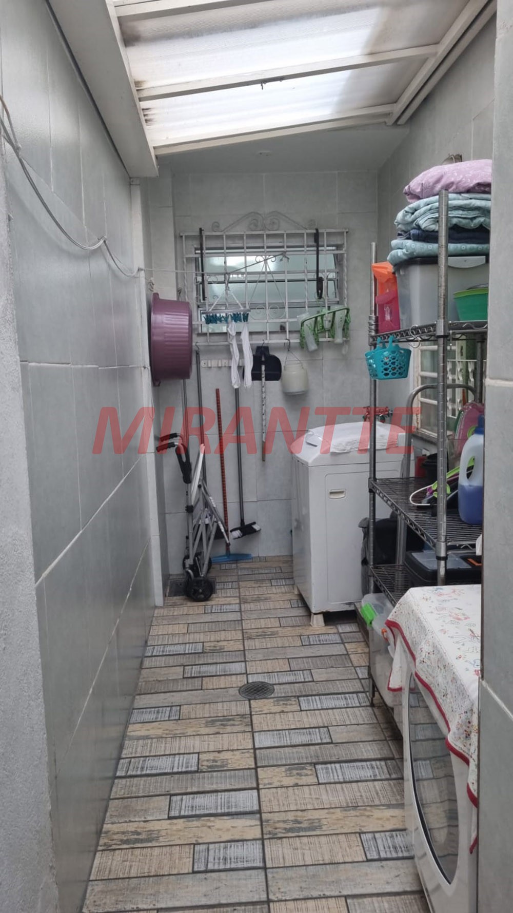 Sobrado de 137m² com 3 quartos em Água Fria