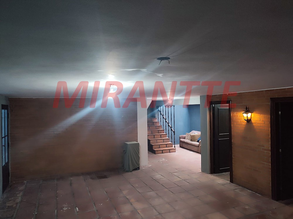 Sobrado de 227m² com 3 quartos em Jardim Laranjeiras