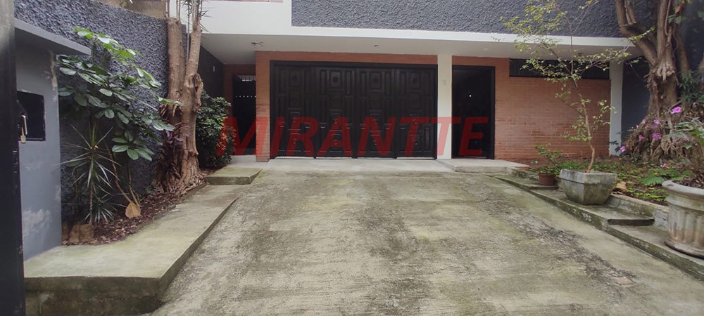 Sobrado de 227m² com 3 quartos em Jardim Laranjeiras