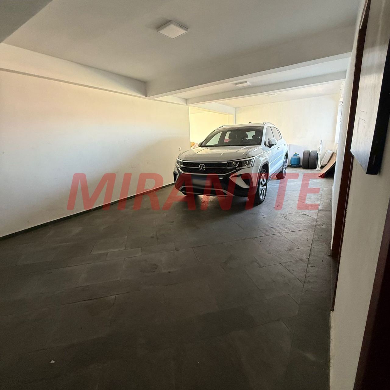 Sobrado de 364m² com 4 quartos em Jardim Guapíra