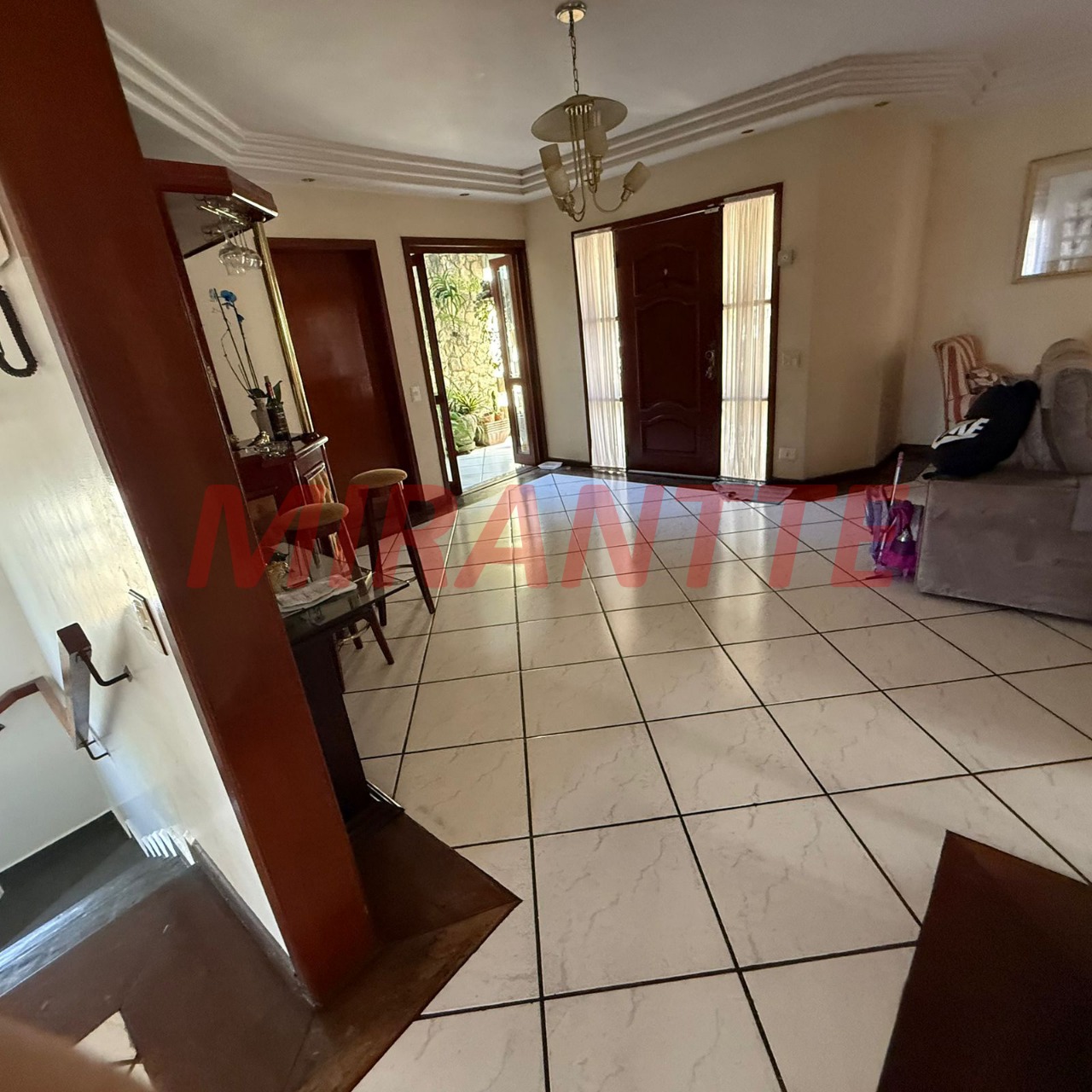 Sobrado de 364m² com 4 quartos em Jardim Guapíra