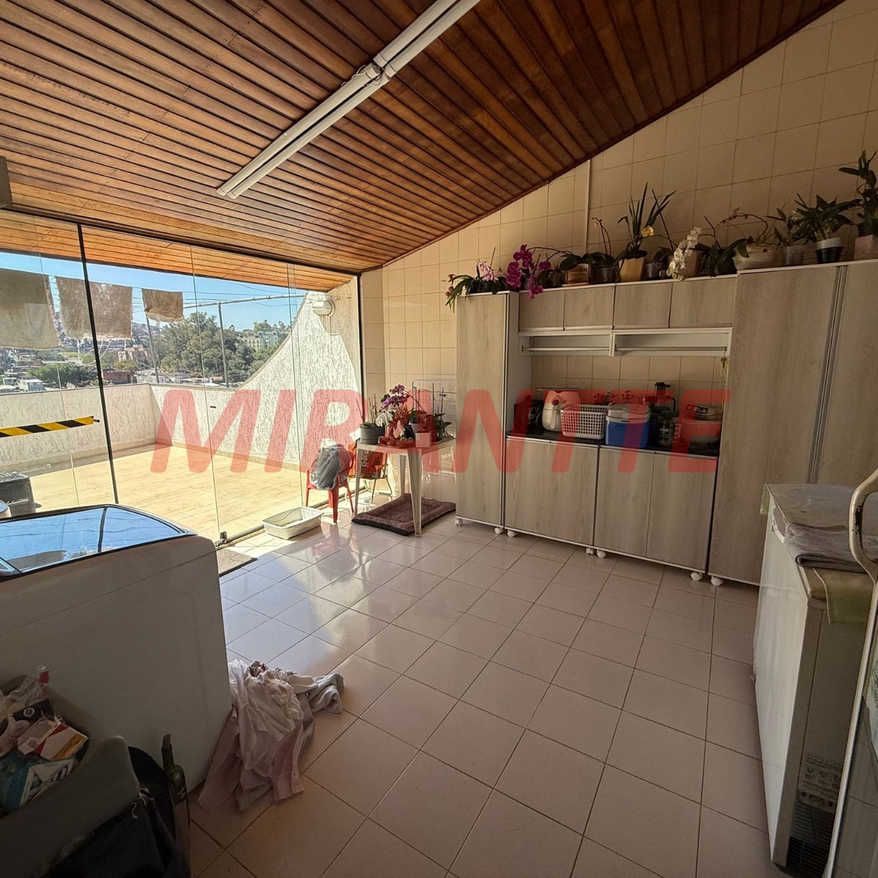 Sobrado de 364m² com 4 quartos em Jardim Guapíra