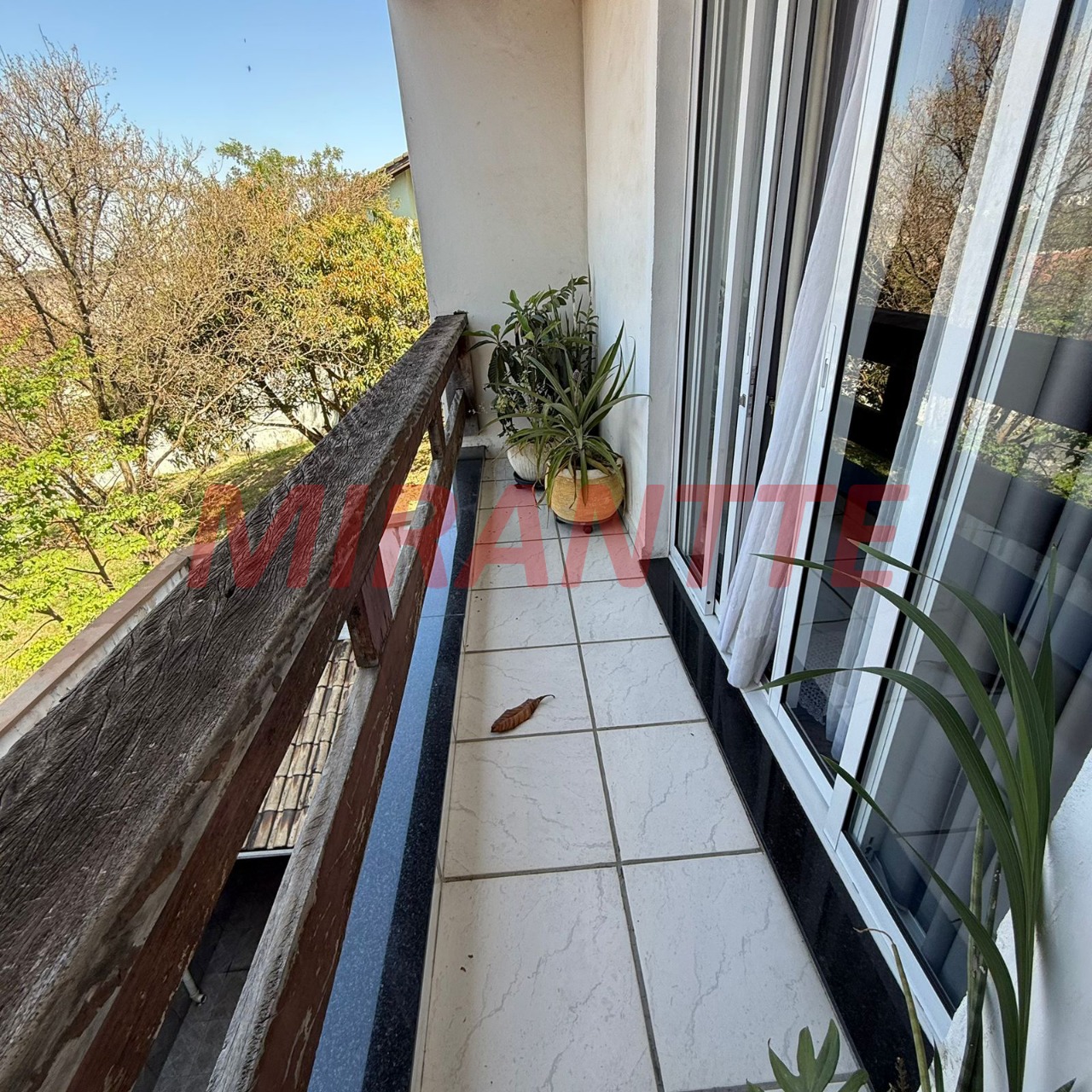 Sobrado de 364m² com 4 quartos em Jardim Guapíra