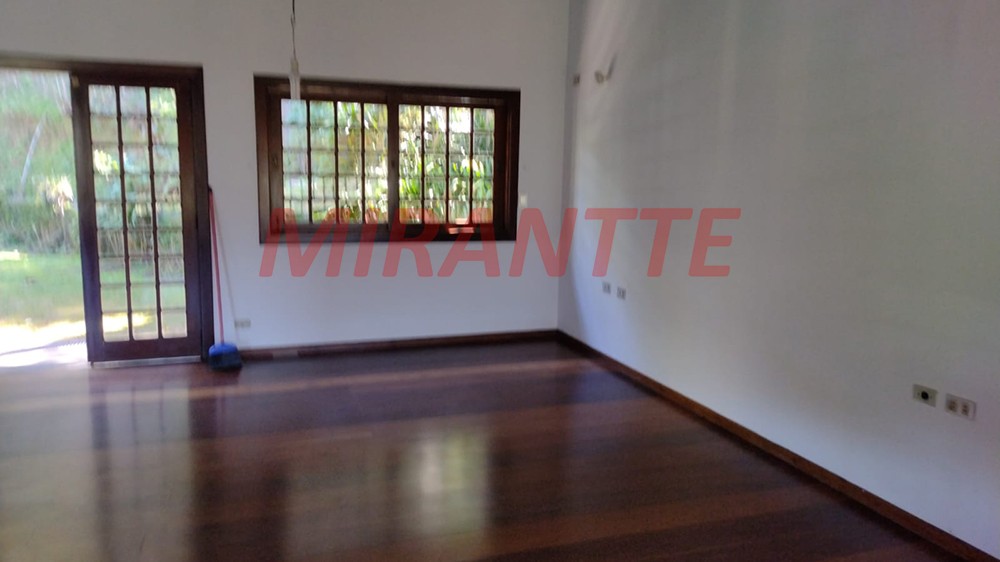 Casa terrea de 200m² com 3 quartos em Serra da Cantareira