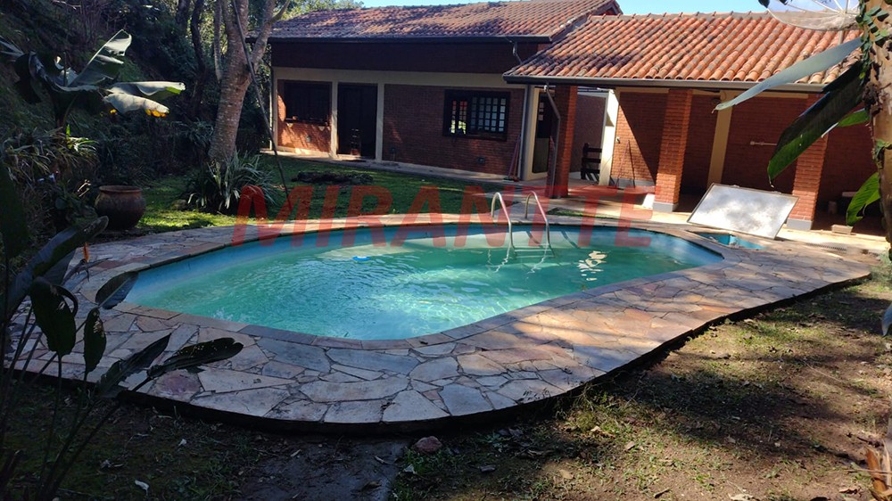 Casa terrea de 200m² com 3 quartos em Serra da Cantareira