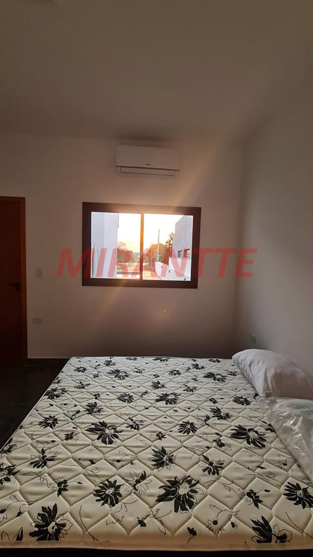 Casa terrea de 180m² com 4 quartos em Terras de Santa Cristina