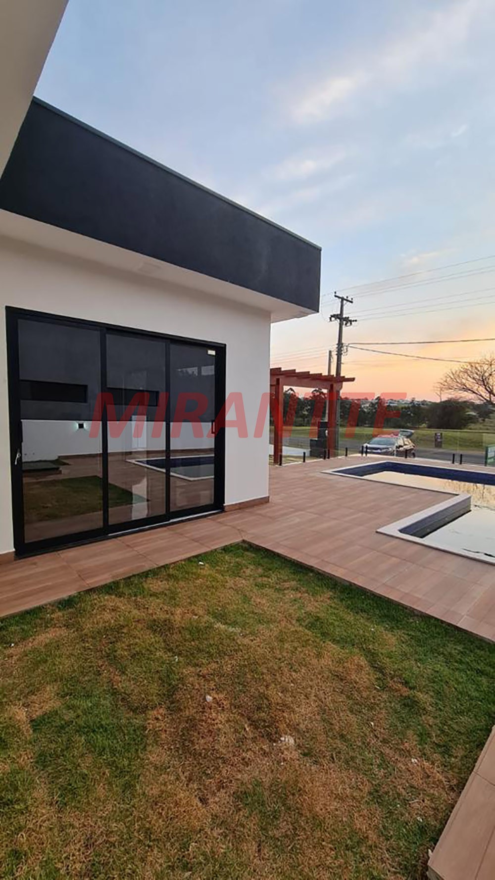 Casa terrea de 180m² com 4 quartos em Terras de Santa Cristina
