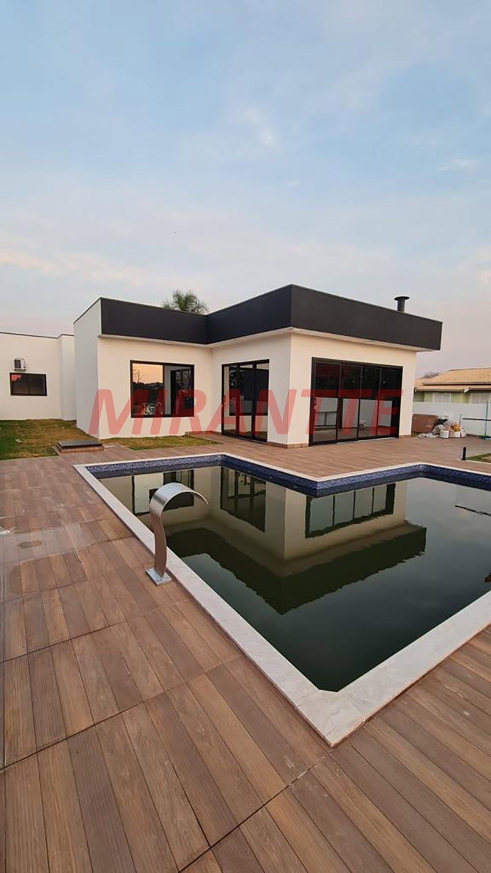 Casa terrea de 180m² com 4 quartos em Terras de Santa Cristina