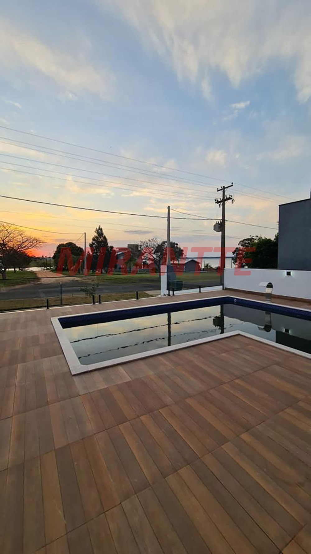 Casa terrea de 180m² com 4 quartos em Terras de Santa Cristina