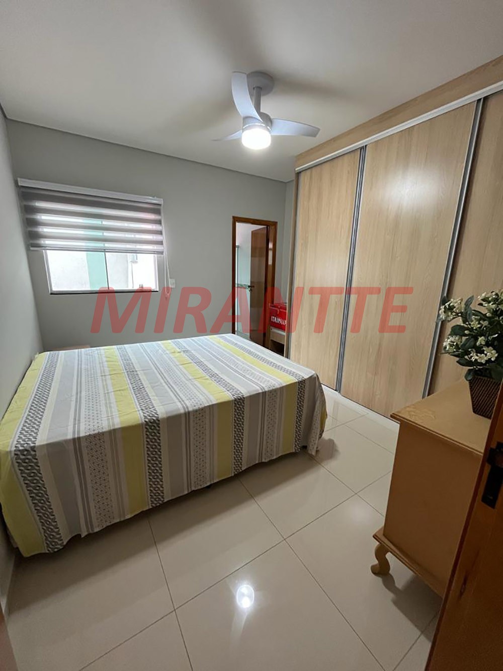 Sobrado de 252m² com 4 quartos em Parada Inglesa