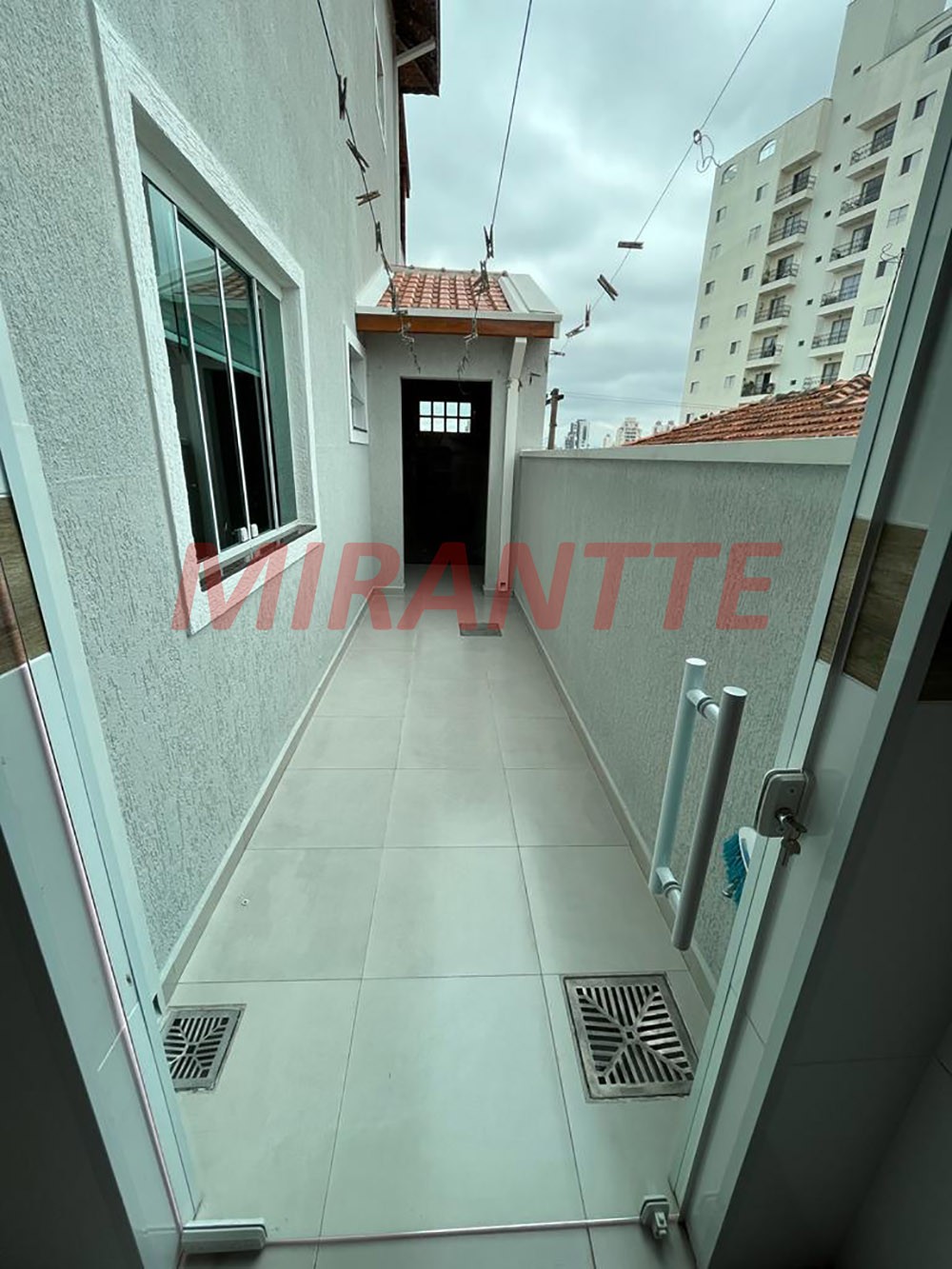 Sobrado de 252m² com 4 quartos em Parada Inglesa