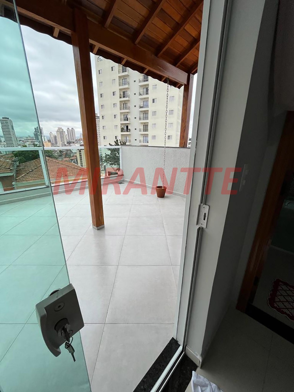 Sobrado de 252m² com 4 quartos em Parada Inglesa