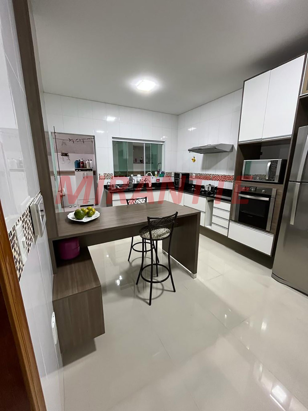 Sobrado de 252m² com 4 quartos em Parada Inglesa