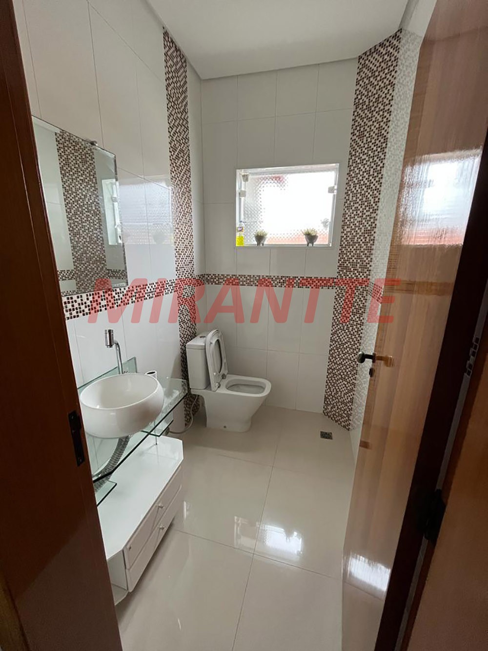 Sobrado de 252m² com 4 quartos em Parada Inglesa