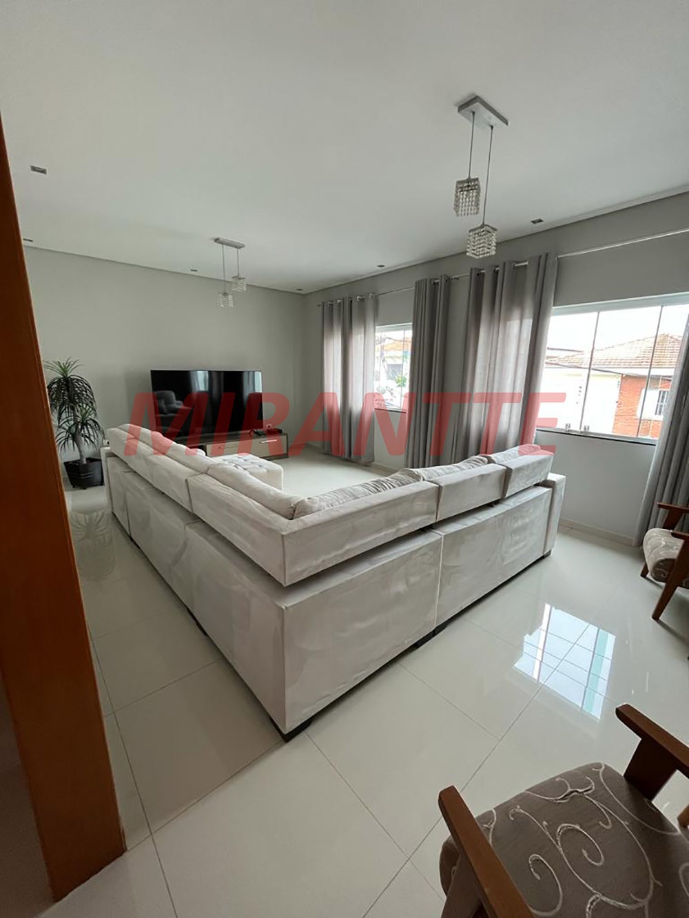 Sobrado de 252m² com 4 quartos em Parada Inglesa