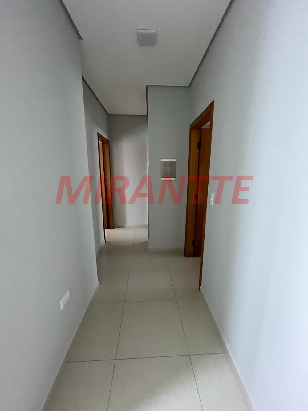 Sobrado de 252m² com 4 quartos em Parada Inglesa