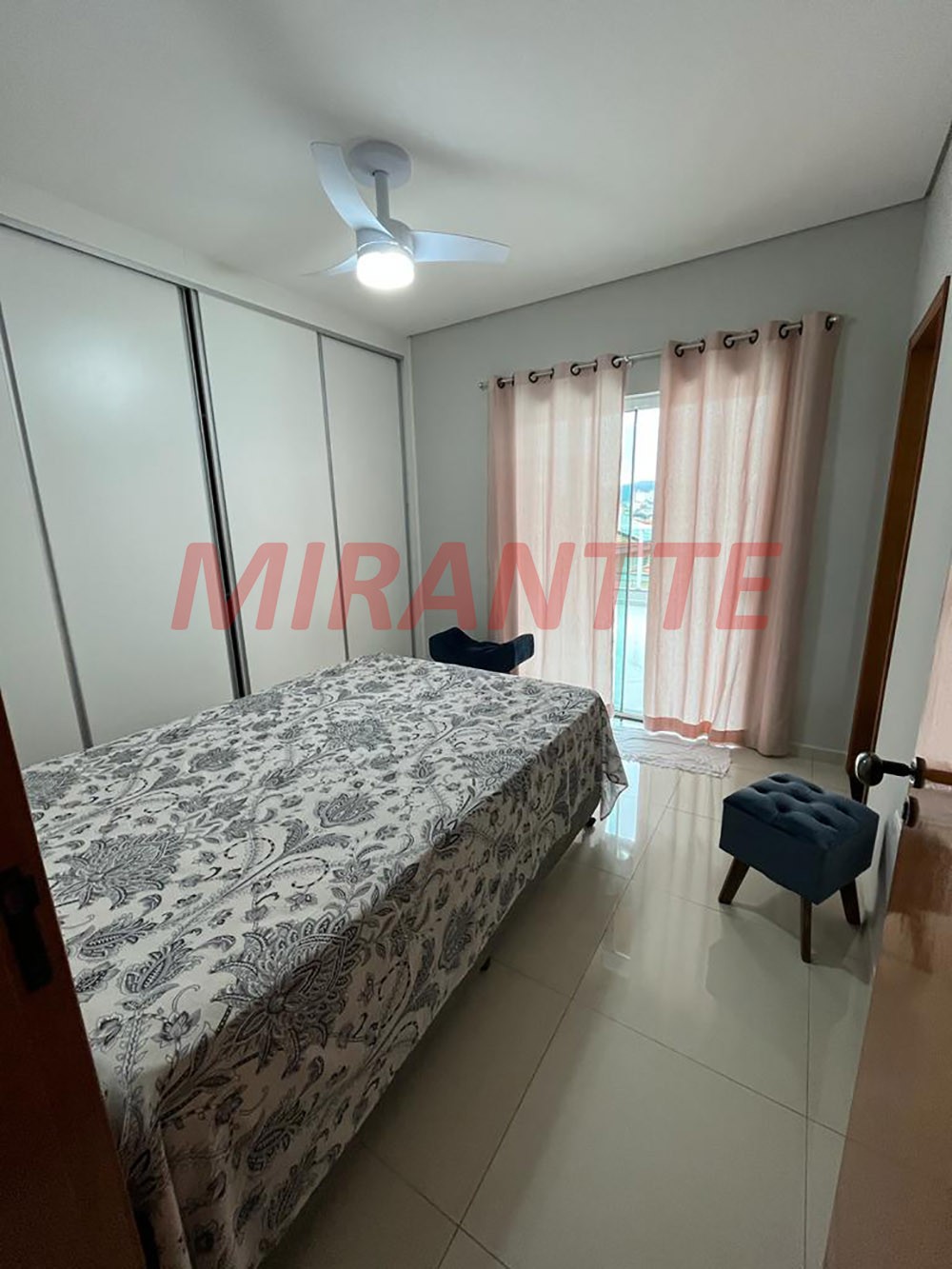 Sobrado de 252m² com 4 quartos em Parada Inglesa