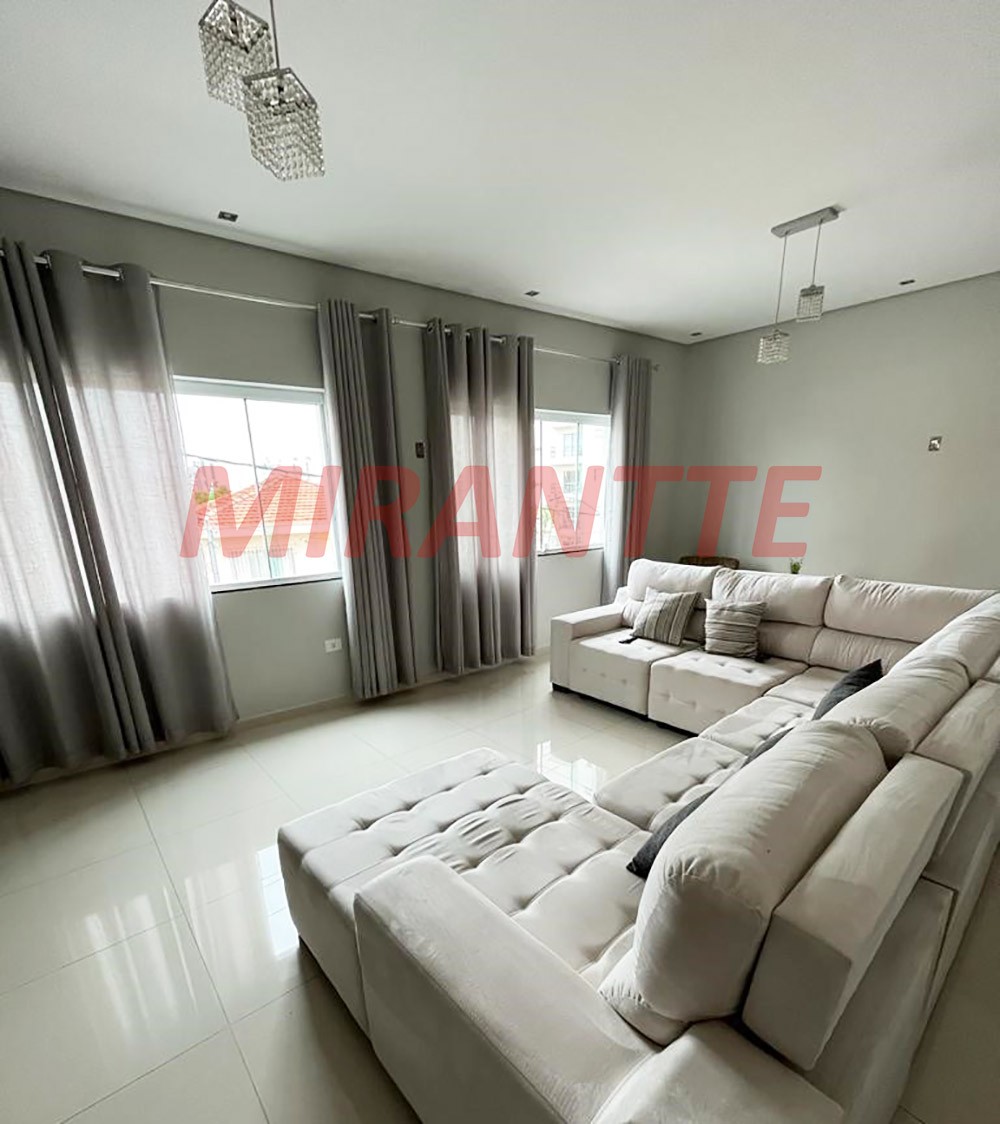 Sobrado de 252m² com 4 quartos em Parada Inglesa