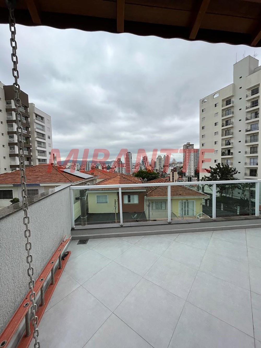 Sobrado de 252m² com 4 quartos em Parada Inglesa