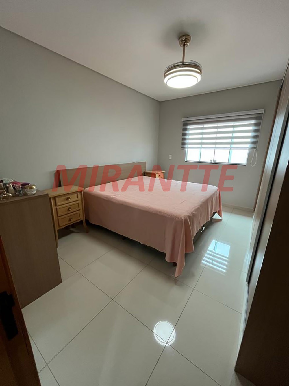 Sobrado de 252m² com 4 quartos em Parada Inglesa