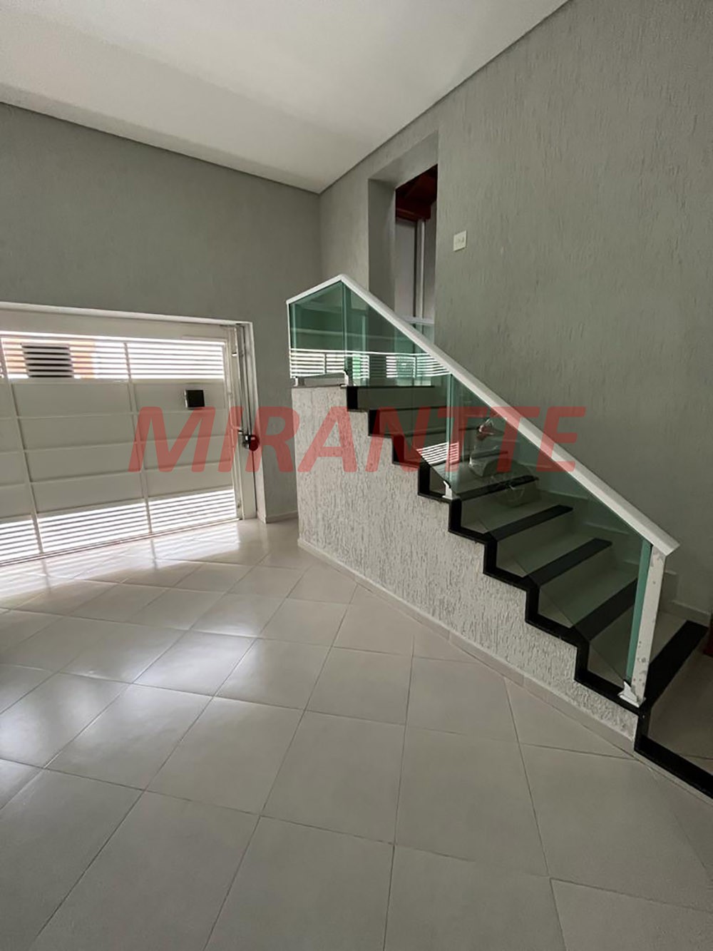 Sobrado de 252m² com 4 quartos em Parada Inglesa