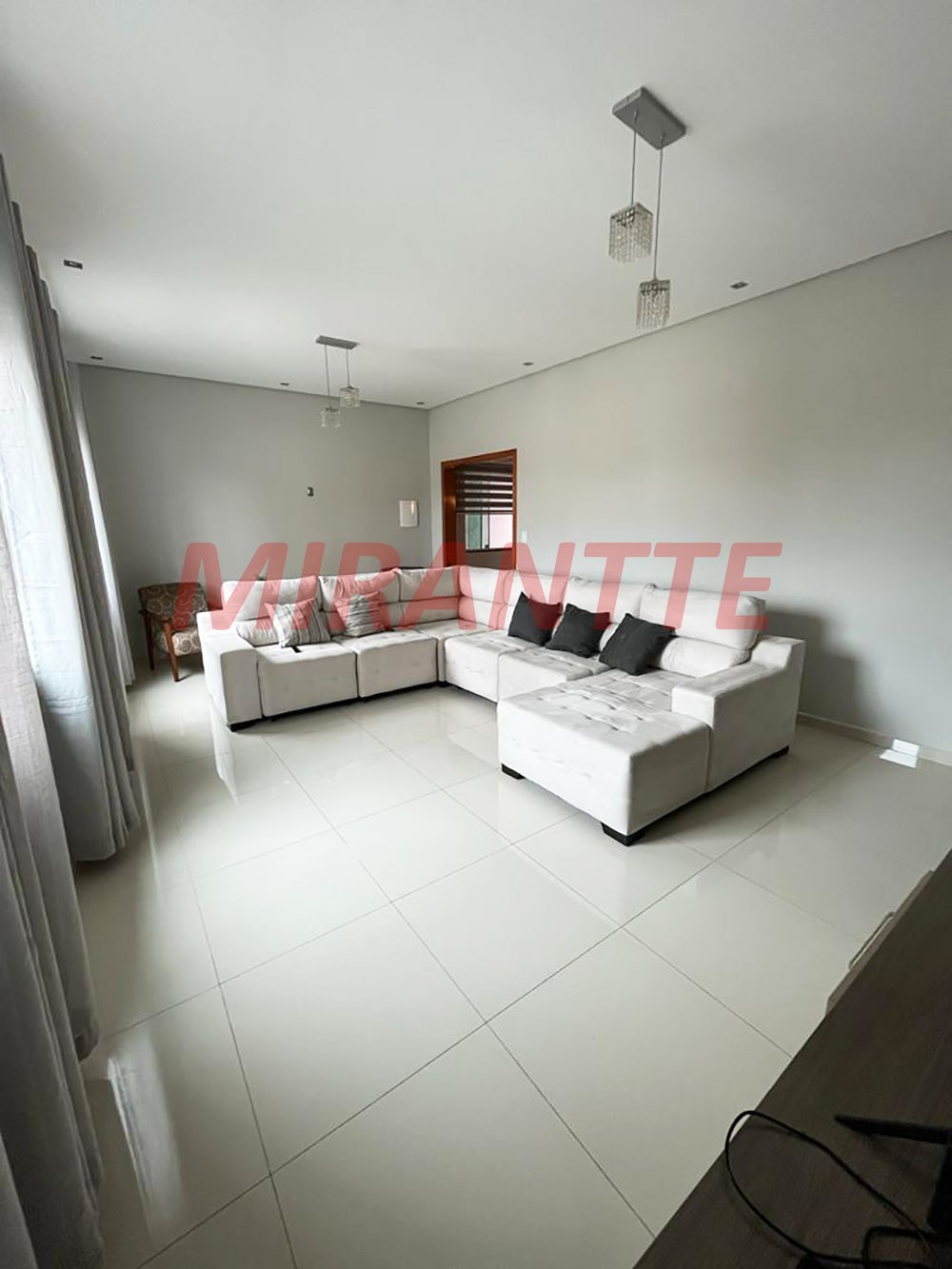 Sobrado de 252m² com 4 quartos em Parada Inglesa