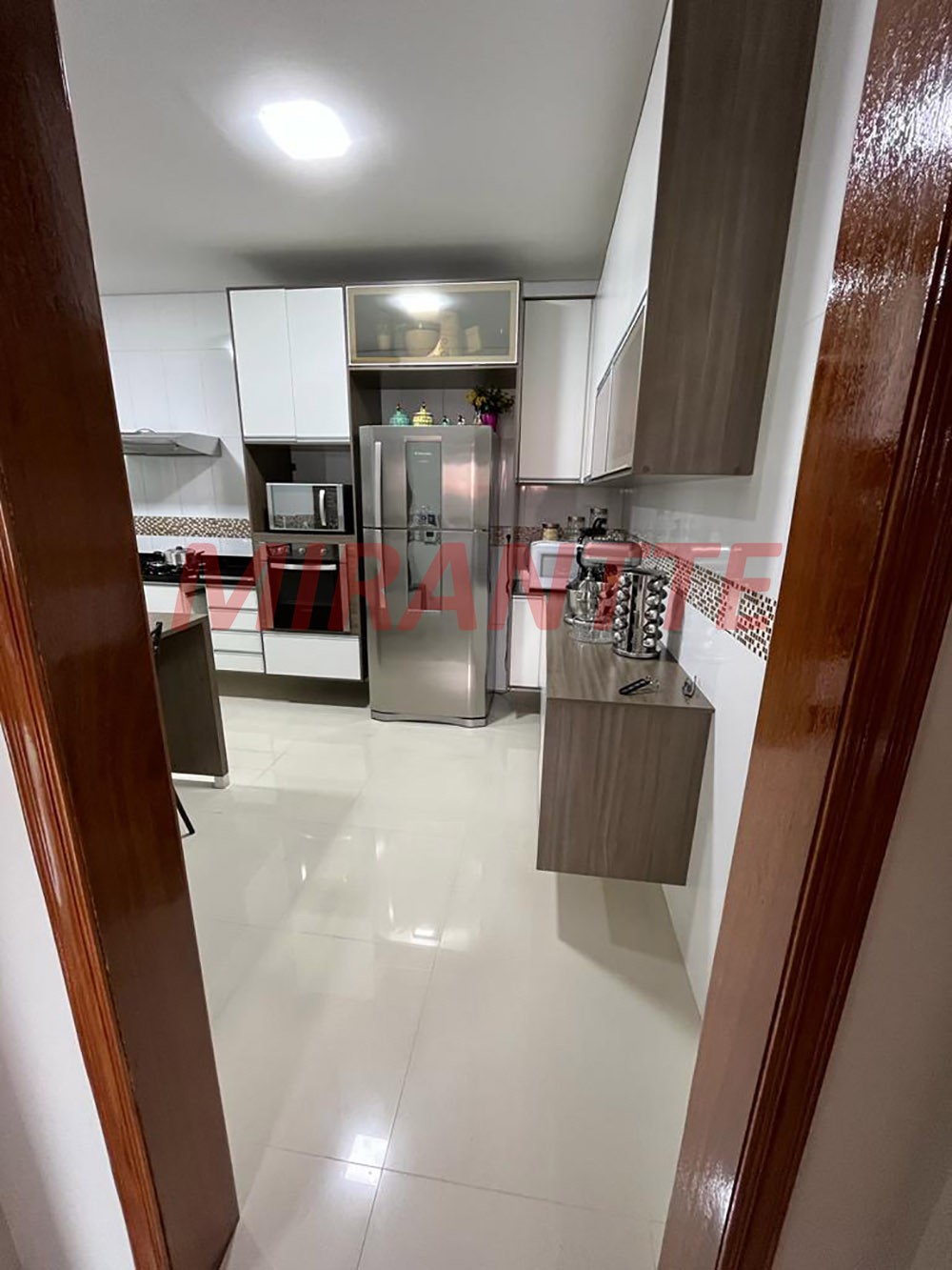 Sobrado de 252m² com 4 quartos em Parada Inglesa