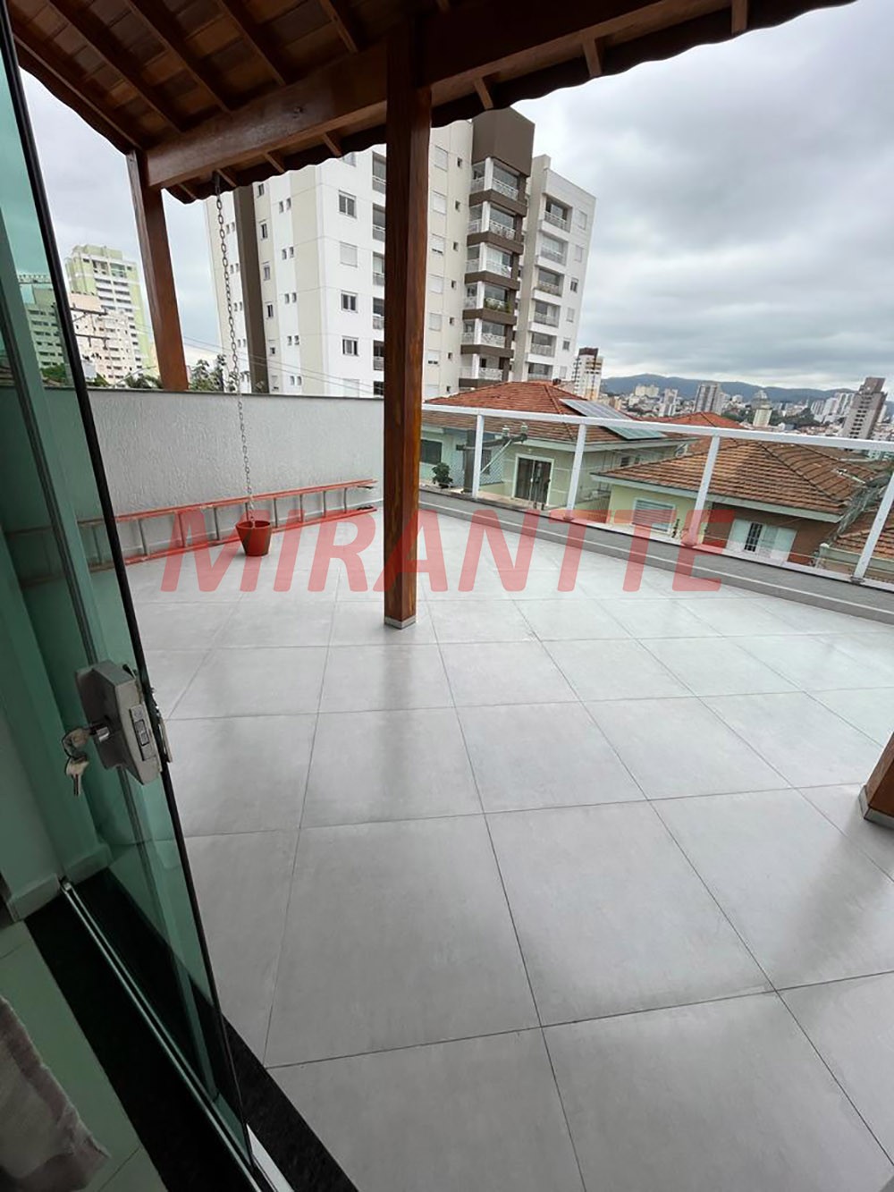 Sobrado de 252m² com 4 quartos em Parada Inglesa