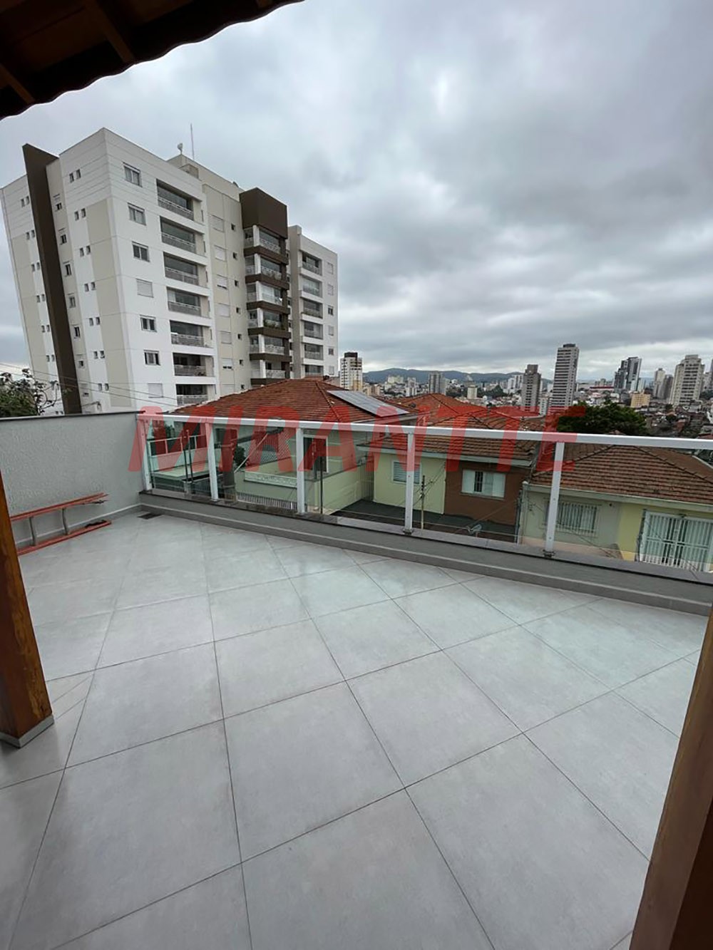 Sobrado de 252m² com 4 quartos em Parada Inglesa