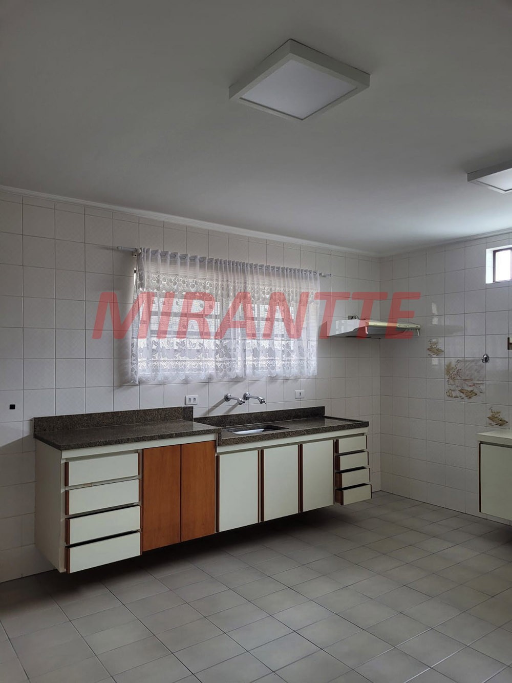 Sobrado de 161m² com 3 quartos em Jardim Paraiso