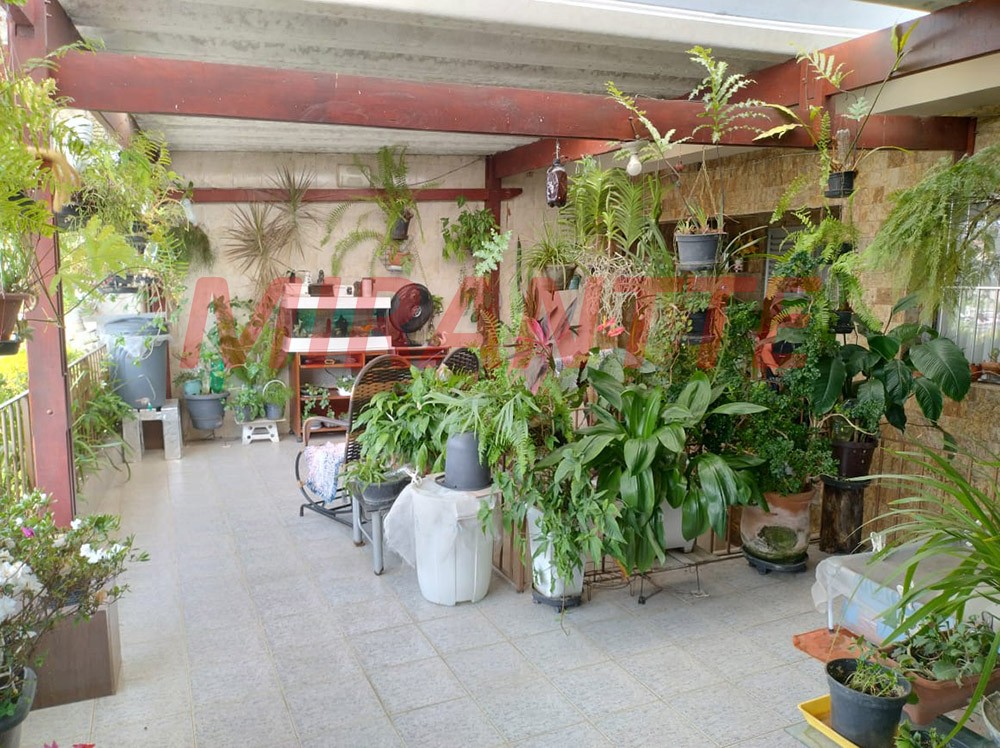 Sobrado de 350m² com 3 quartos em Limão